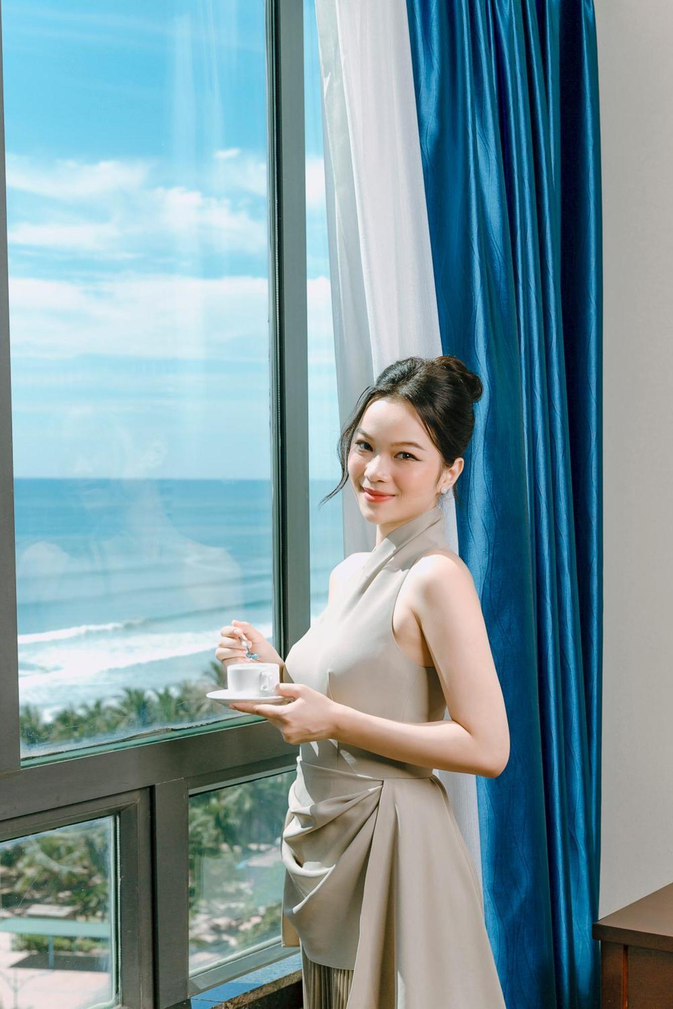 Seafront Khách sạn 4*